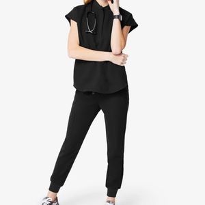 Figs black Rafael top/Zamora jogger scrub bottoms